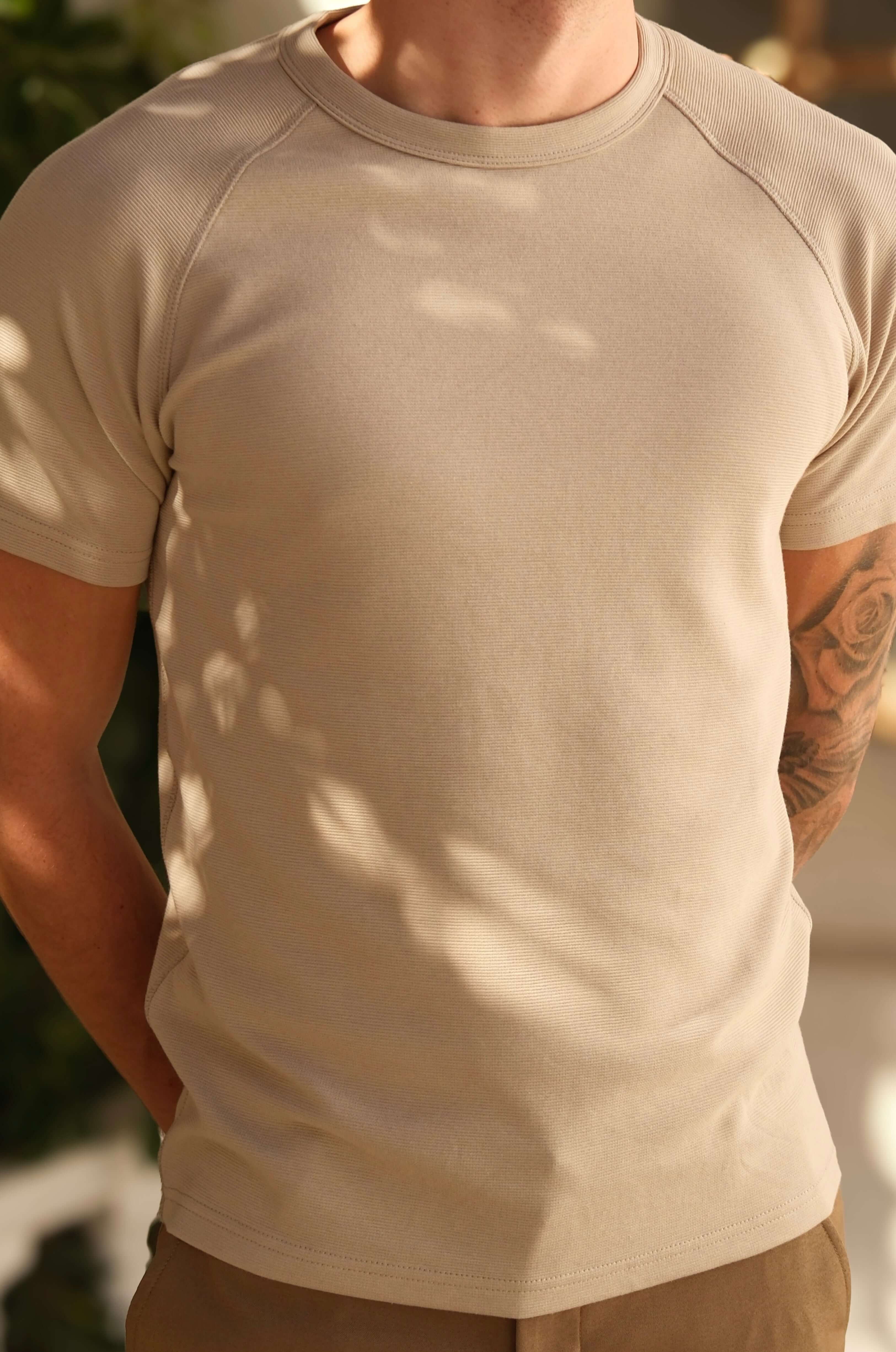 Basic-T-Shirt mit altem Geld