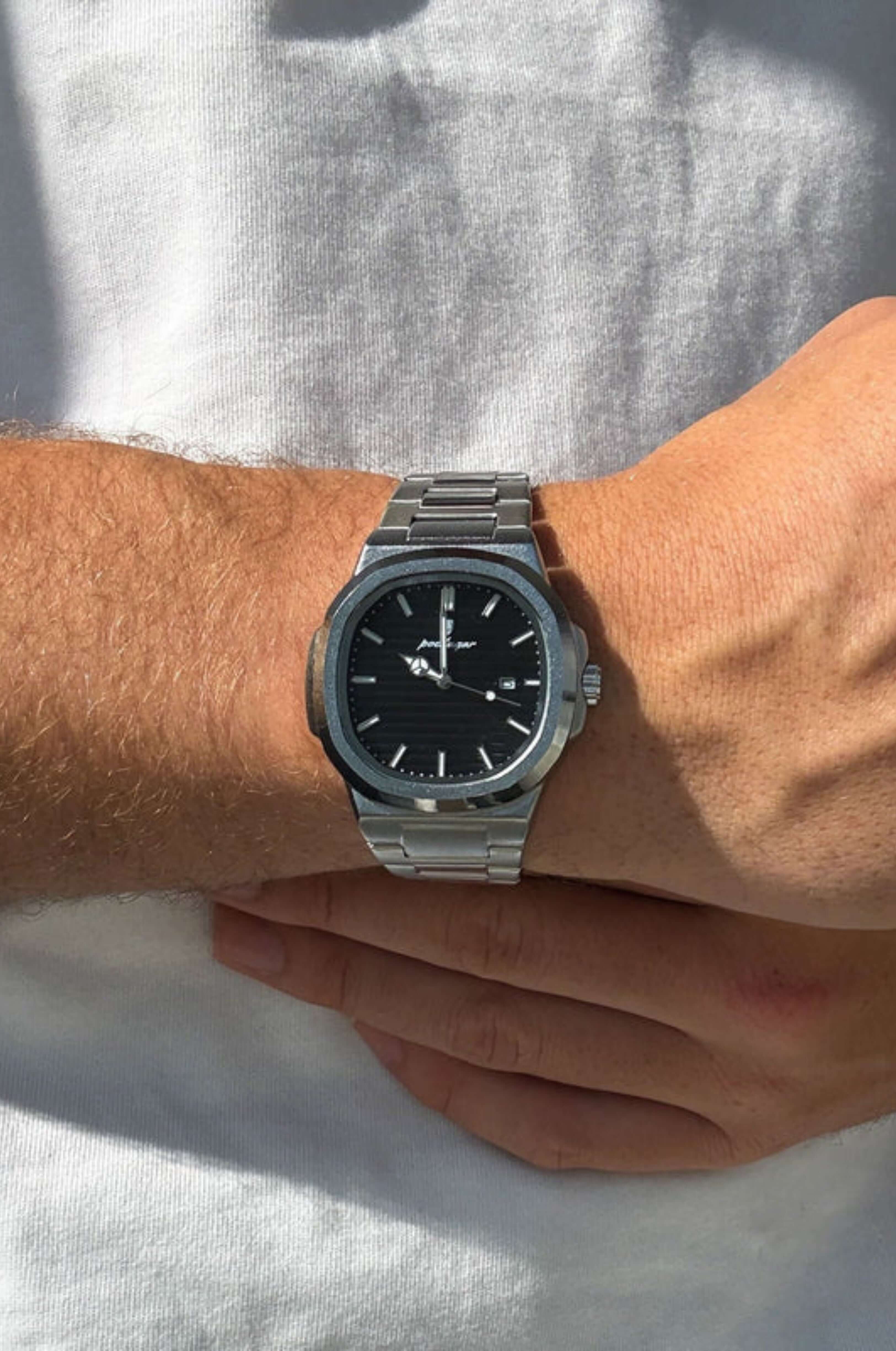 Klassische Uhr Denia