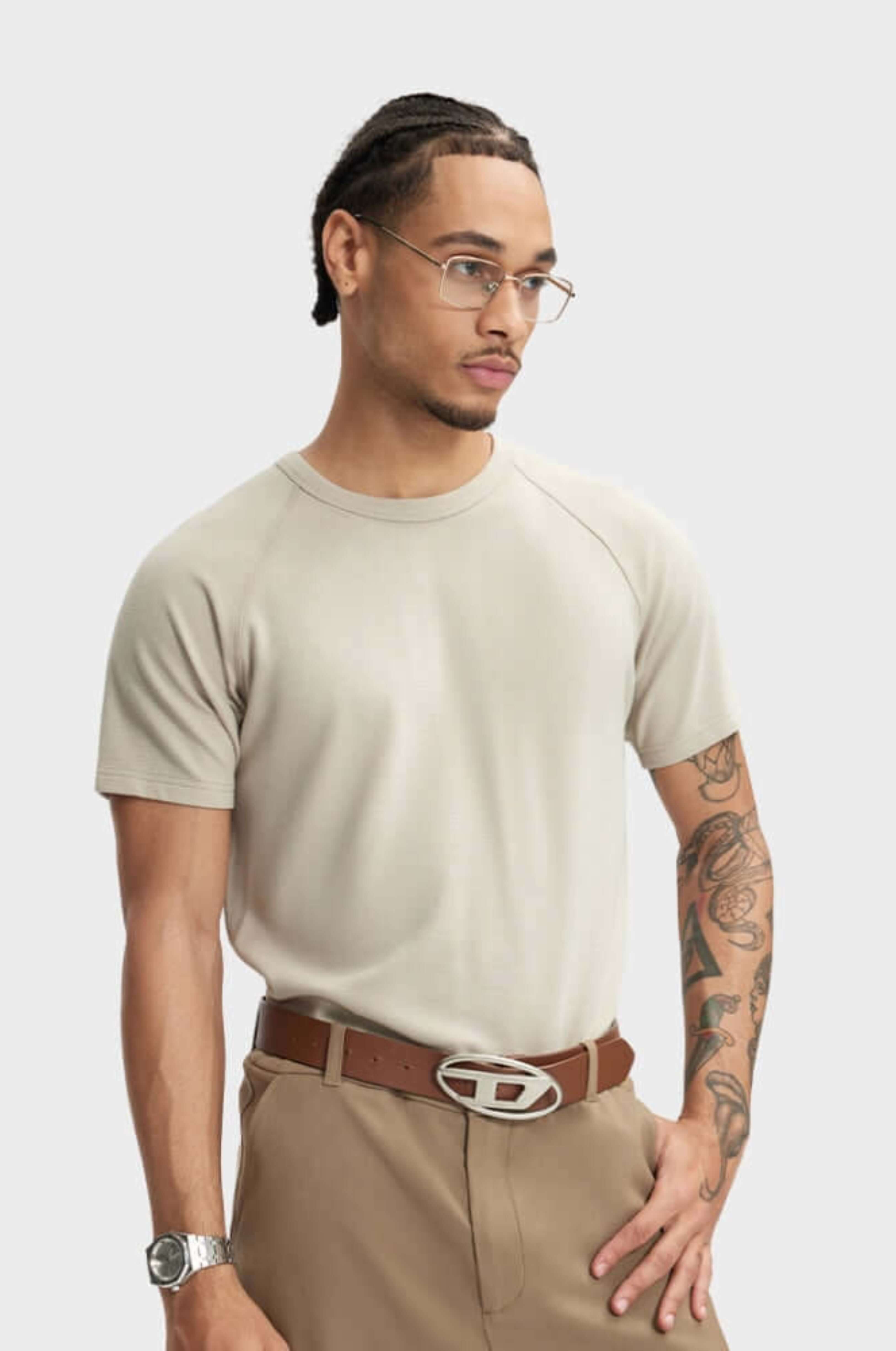 Basic-T-Shirt mit altem Geld